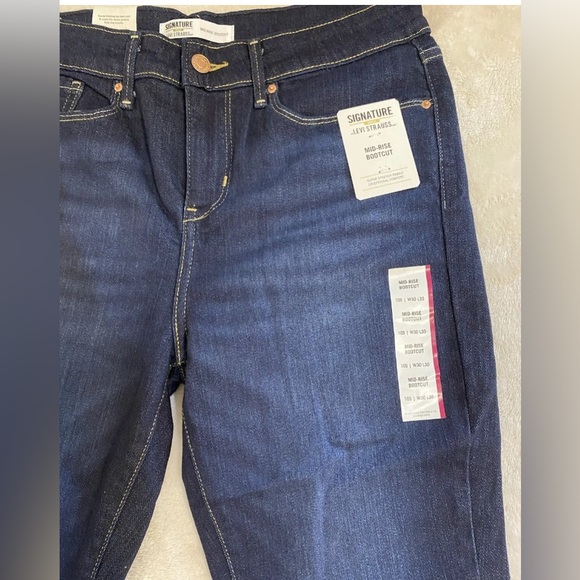 Levis Jeans Mid Rise Boot Cut - Picture 3 of 5
